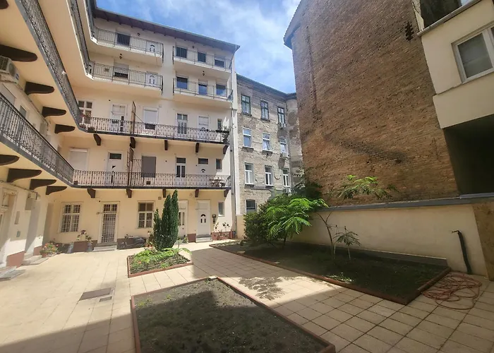 Rottenbiller Gardens 1 Apartament