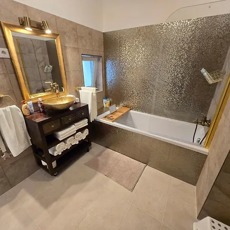 Апартаменты Rottenbiller Gardens 1 *