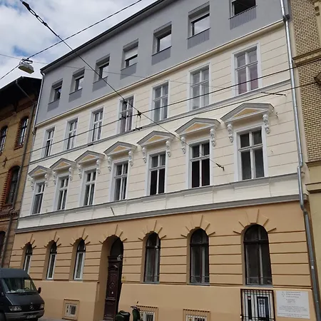 Apartment Rottenbiller Gardens 1 Budapest